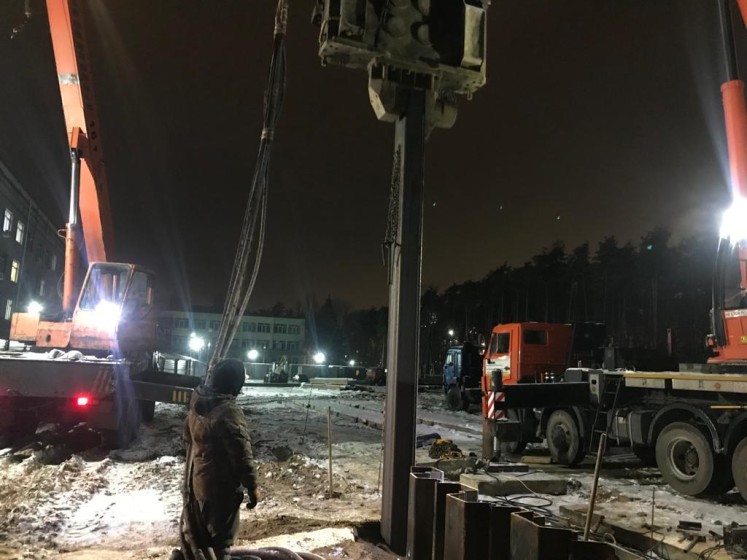 Погружение 333 тонны шпунта в Липецке